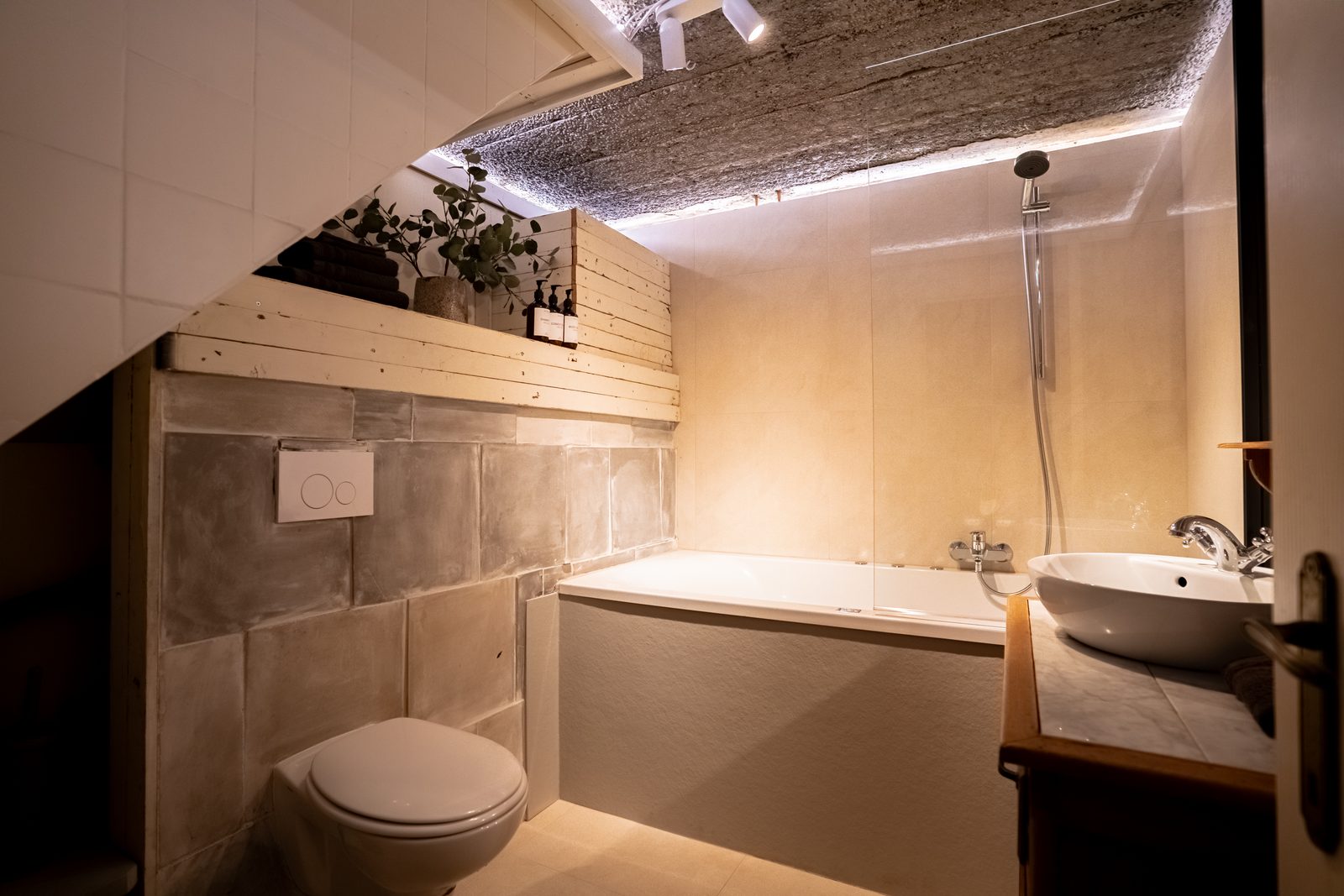 MaasSuites.com - Ibiza Suite