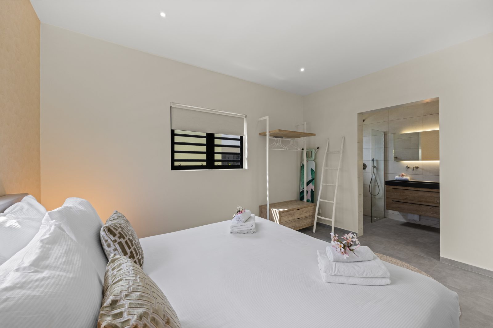 Villa Pura Vida with private pool, Mambo Beach