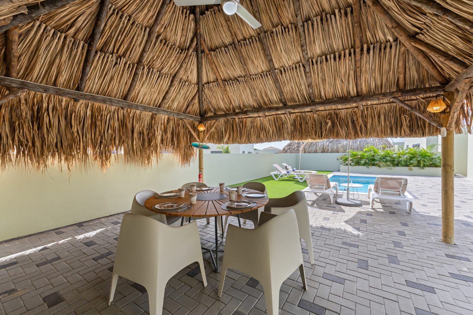 Villa Pura Vida with private pool, Mambo Beach