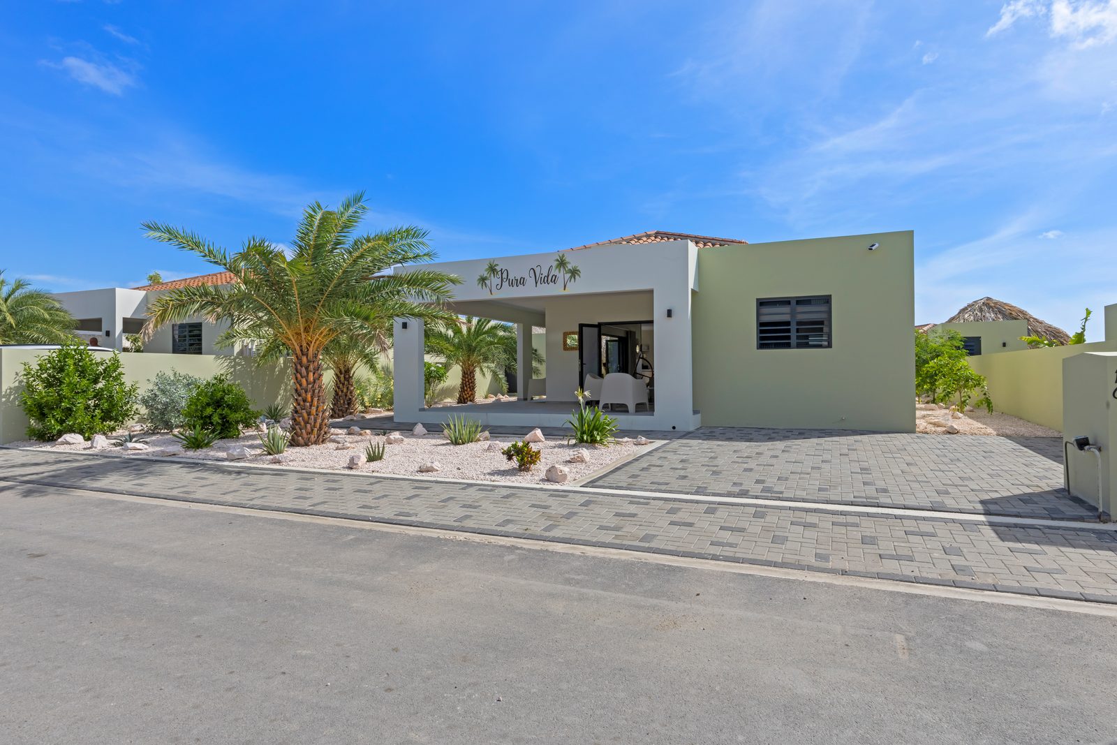 Villa Pura Vida with private pool, Mambo Beach