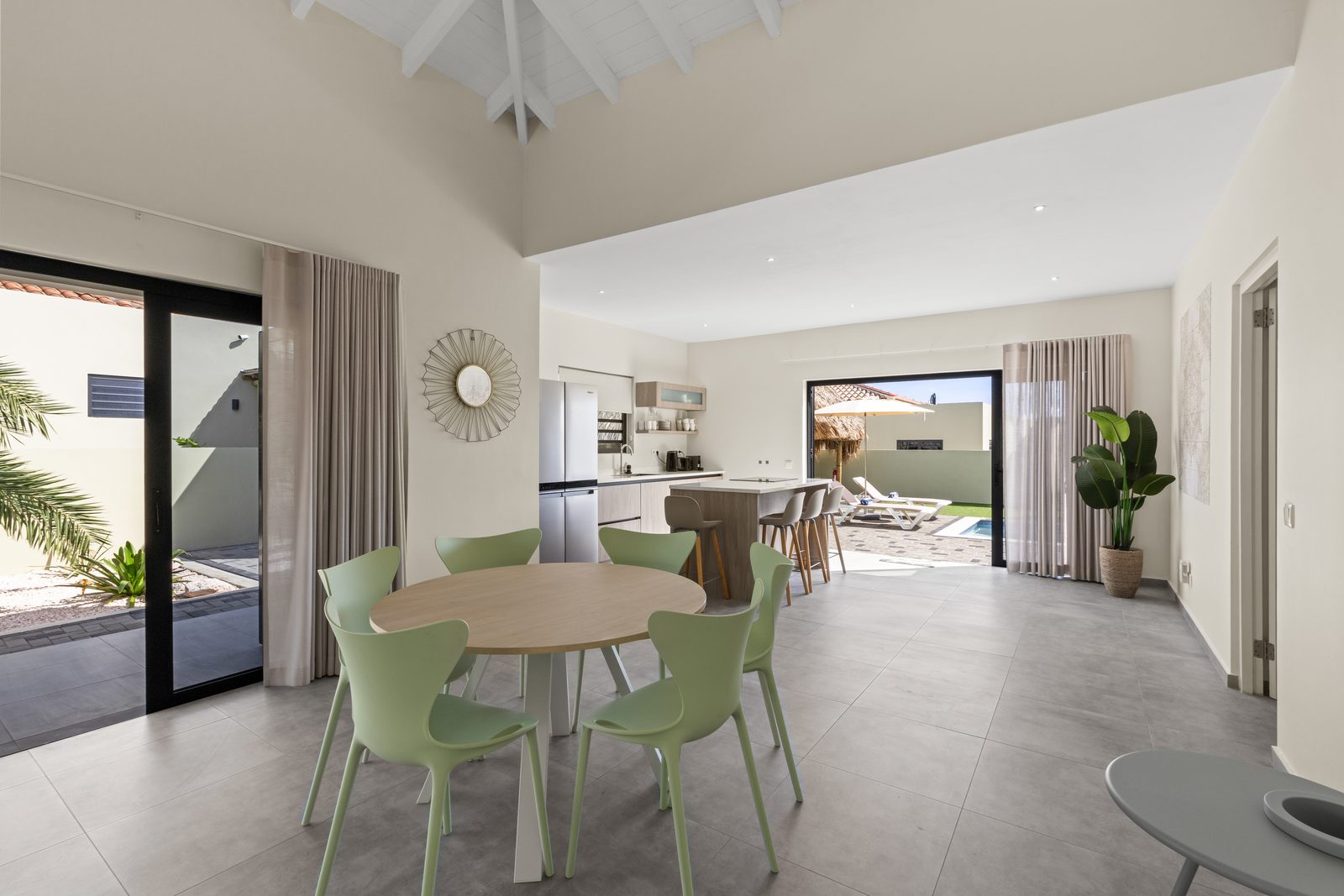 Villa Pura Vida with private pool, Mambo Beach