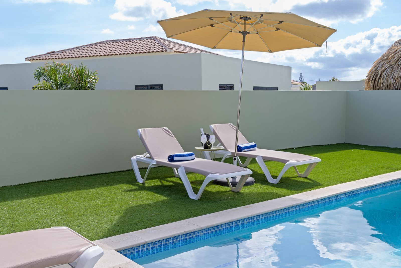 Villa Pura Vida with private pool, Mambo Beach