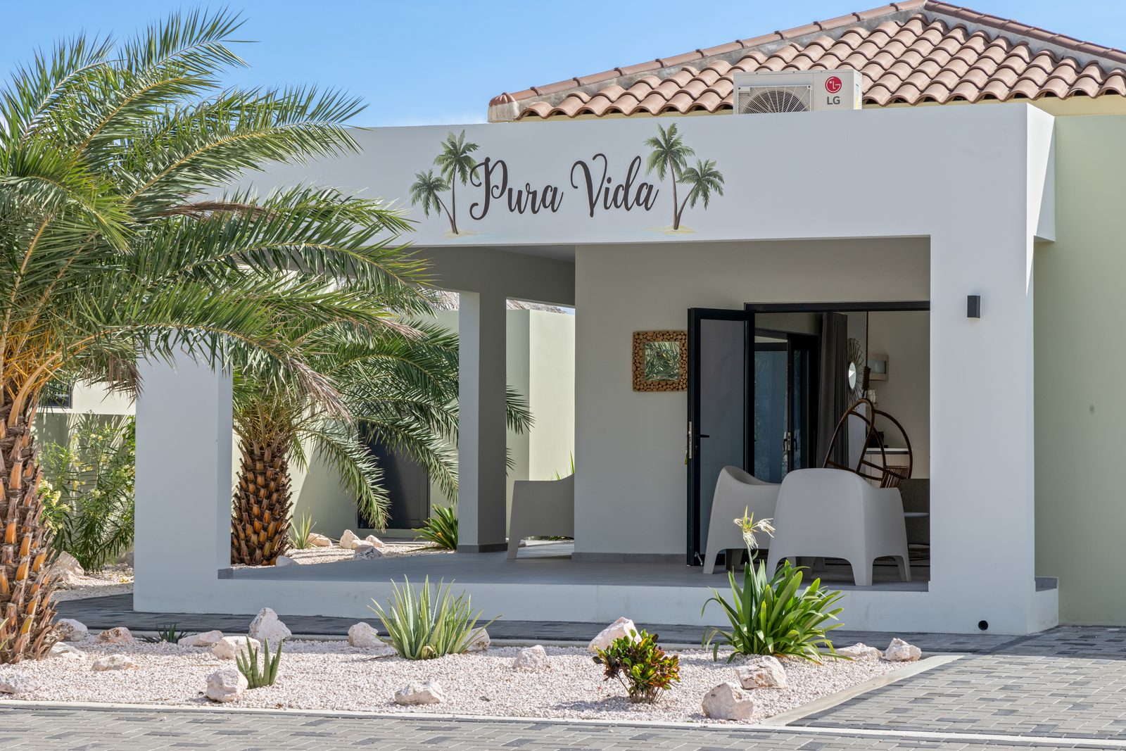 Villa Pura Vida with private pool, Mambo Beach