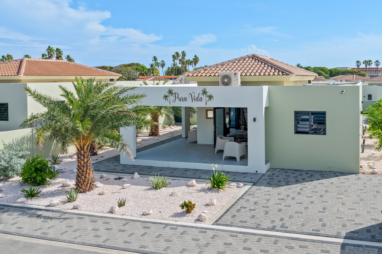 Villa Pura Vida with private pool, Mambo Beach