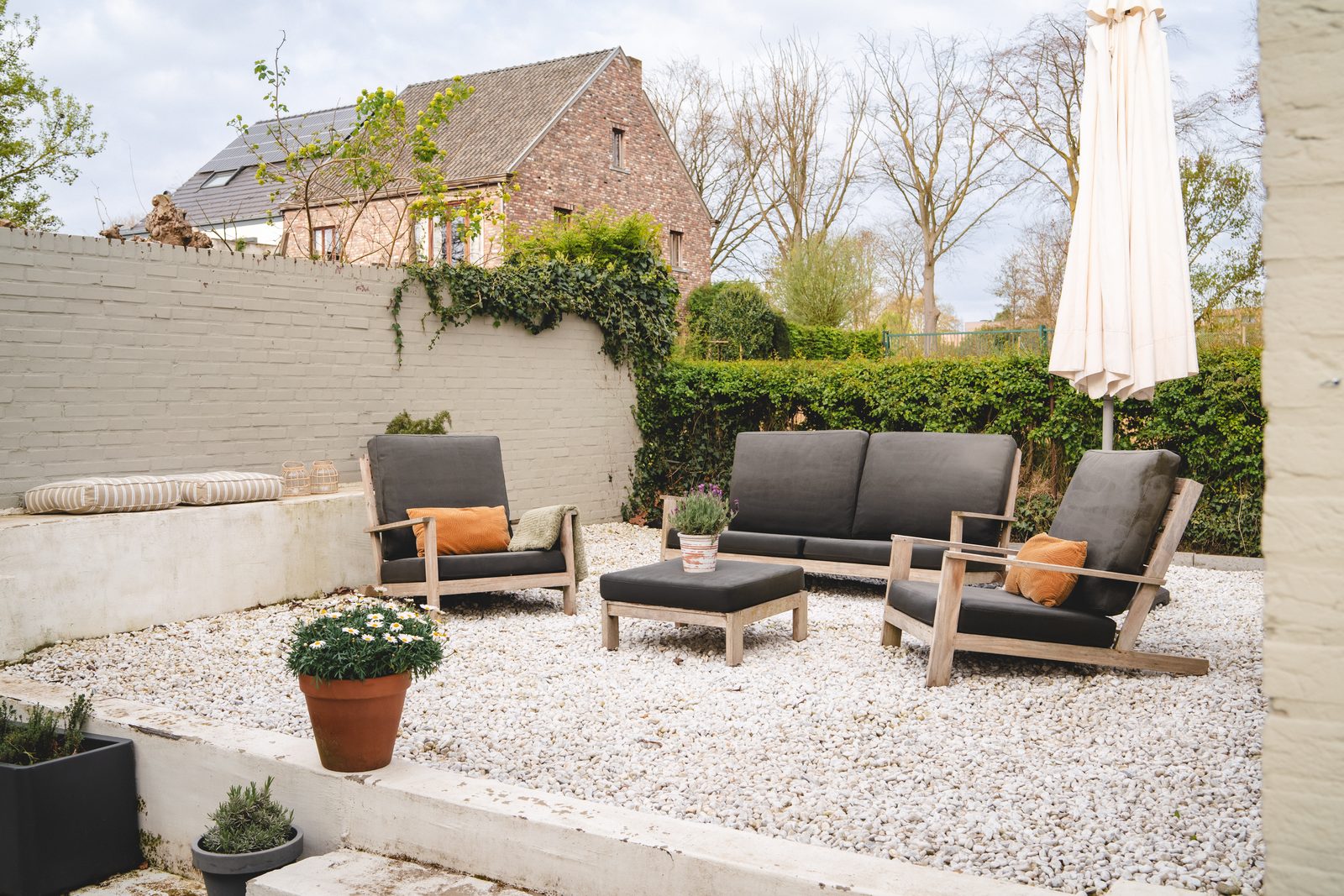 MaasSuites.com - The River House