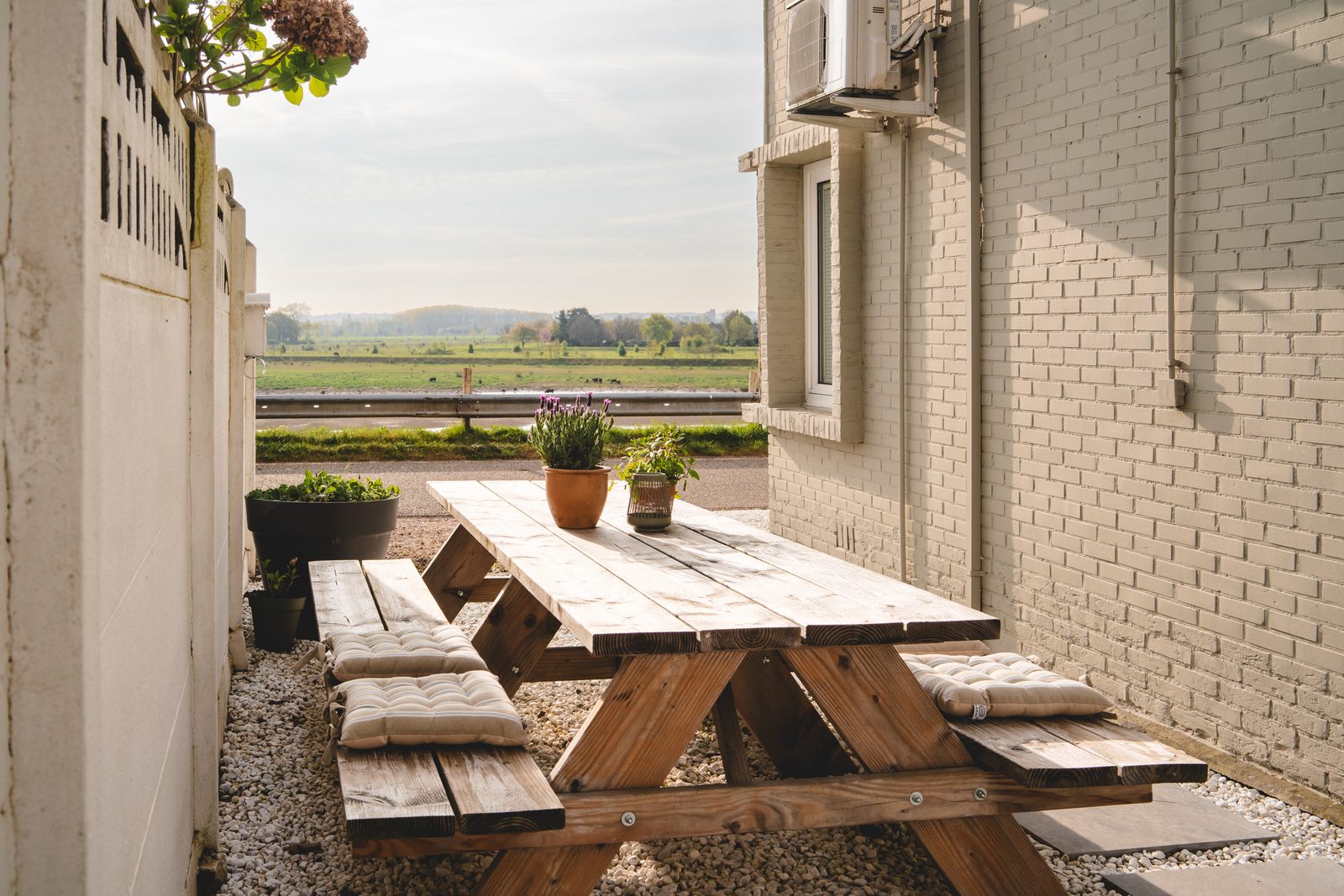 MaasSuites.com - The River House