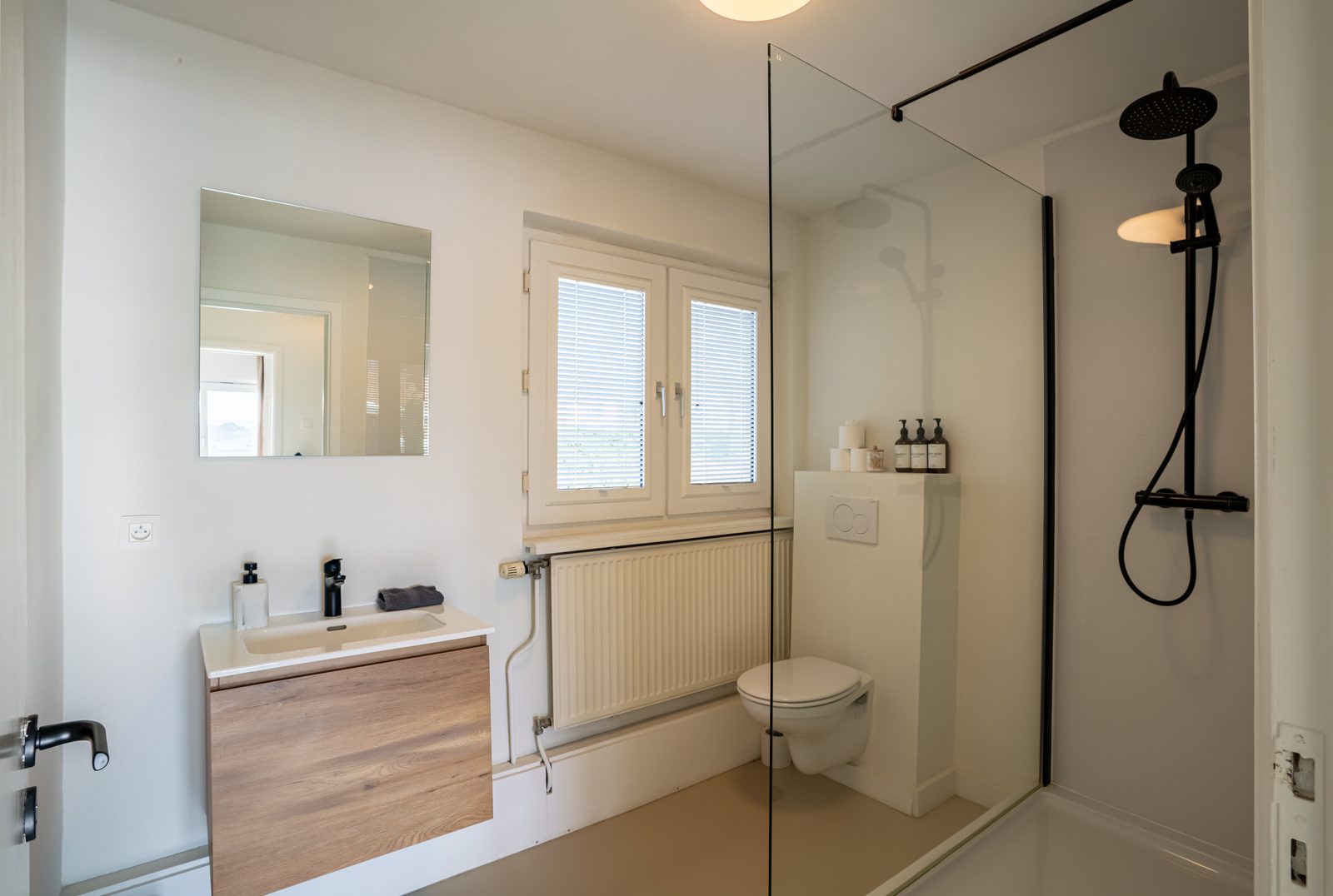 MaasSuites.com - The River House