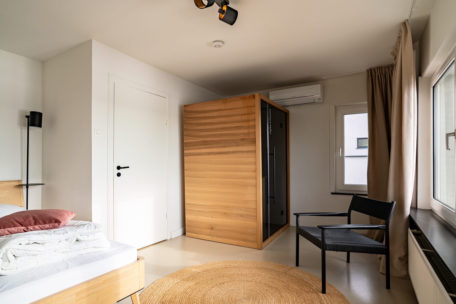 MaasSuites.com - The River House