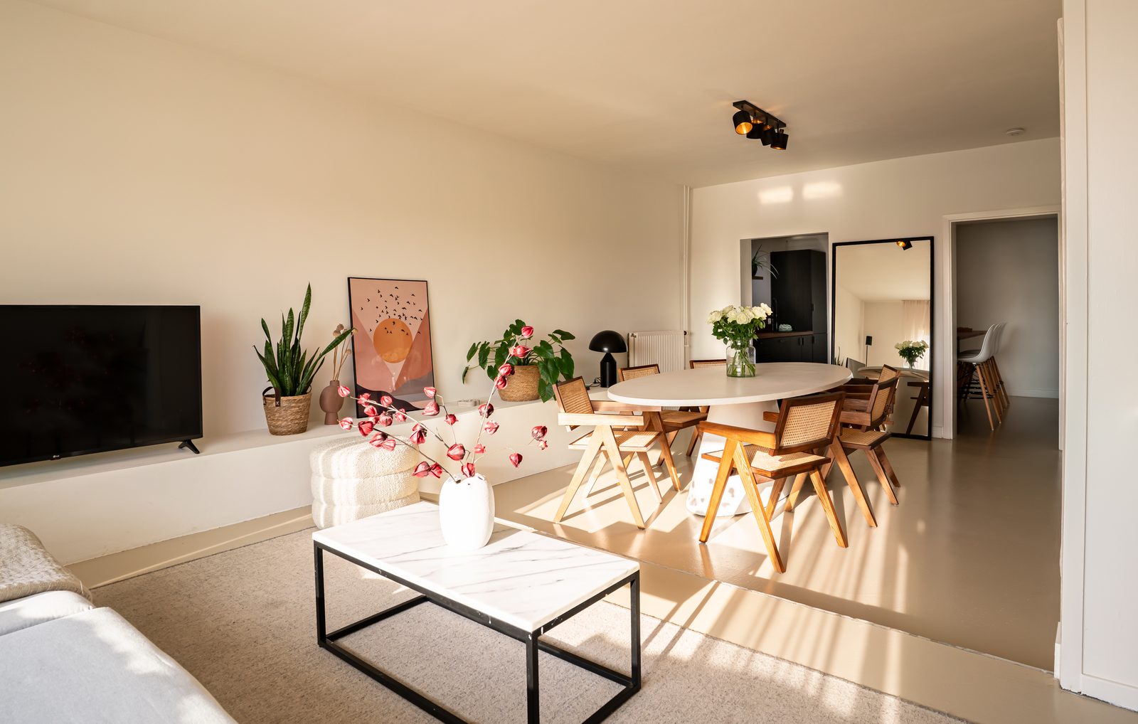 MaasSuites.com - The River House