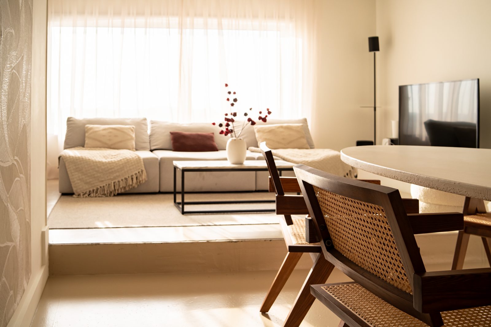 MaasSuites.com - The River House
