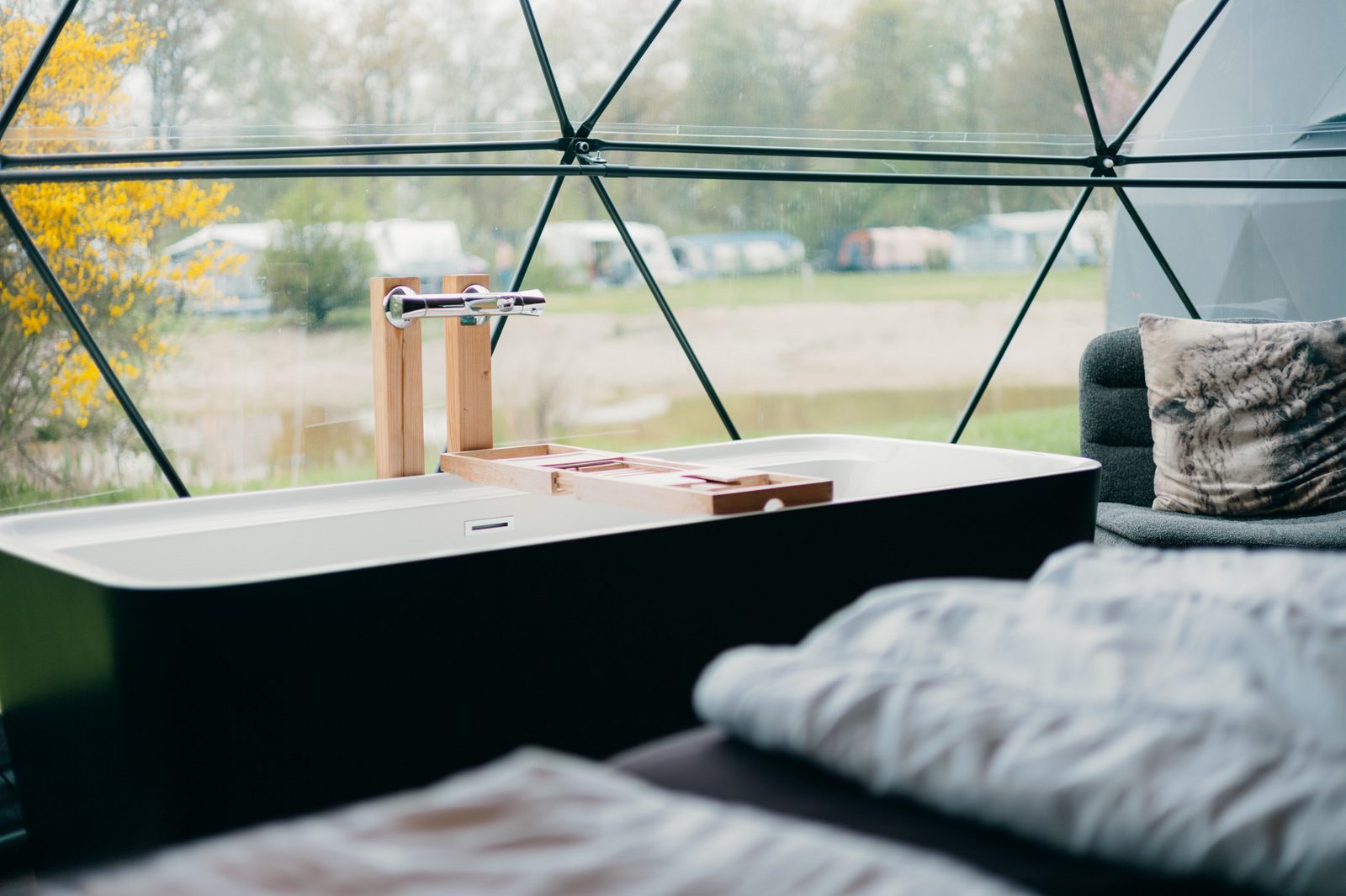 4-person Round Holly Tent