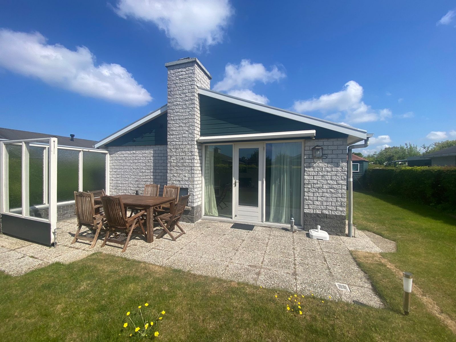 Bungalow 005