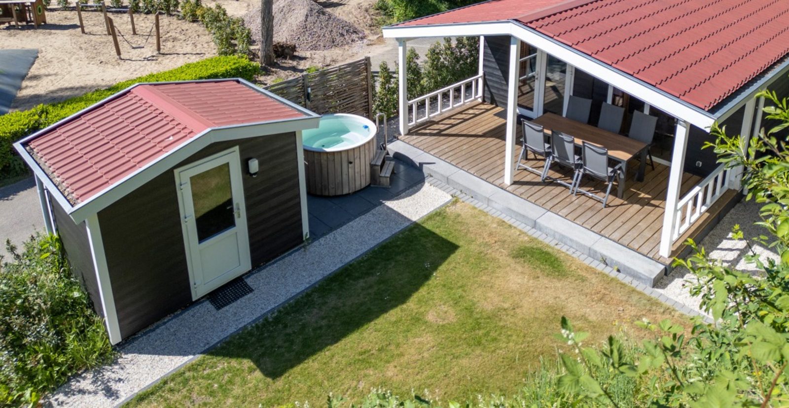 Family Lodge with hot tub  | 6 persons