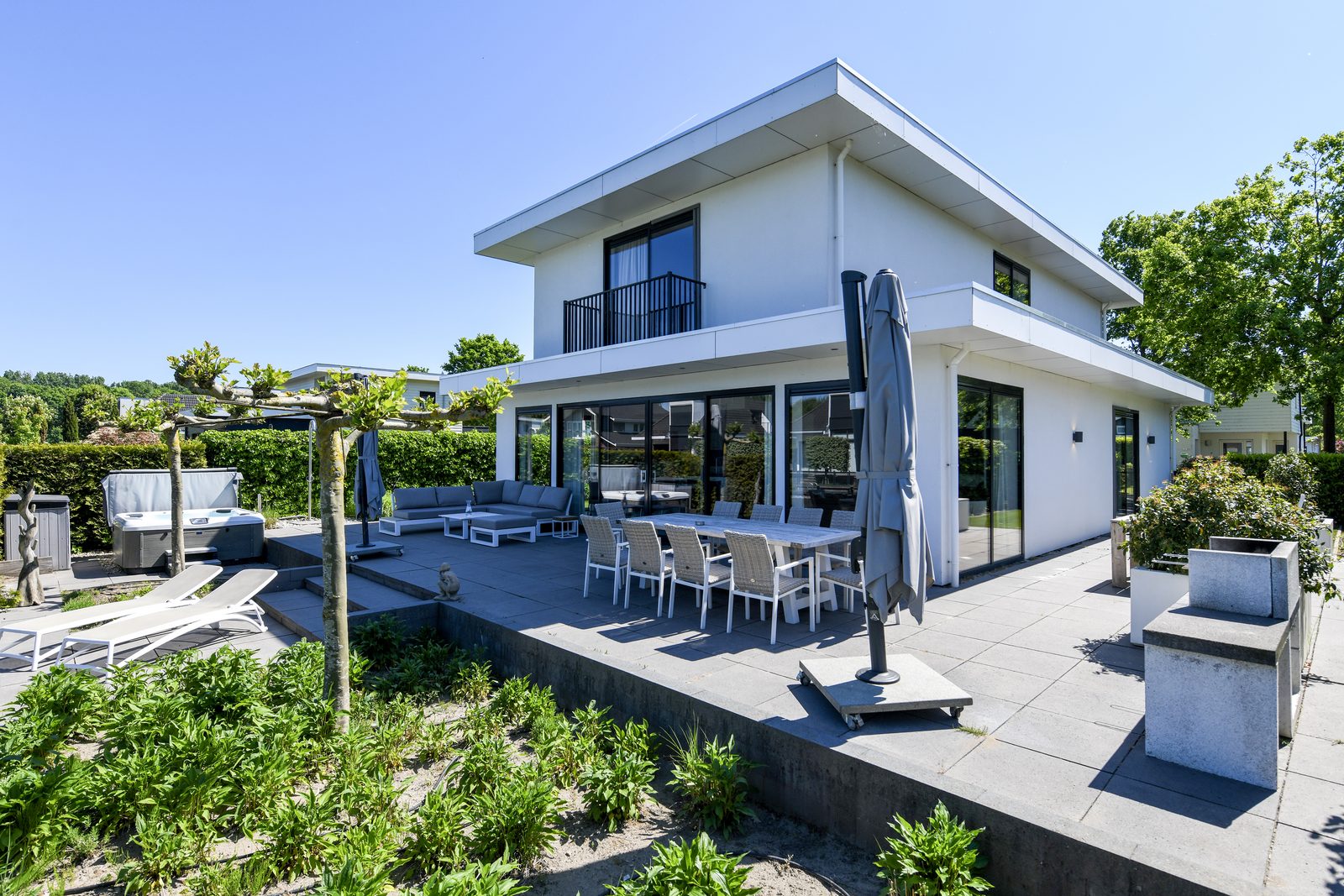 Water Nr. 243 | 10 Pers. Jacuzzi & Sauna