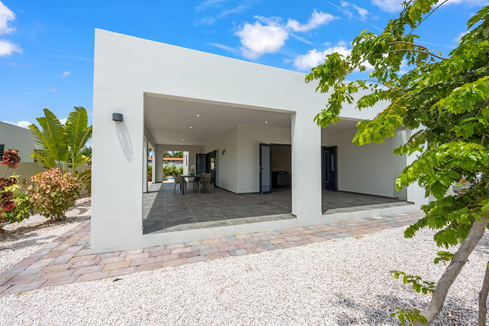 Villa Jasmijn met privezwembad, Mambo Beach