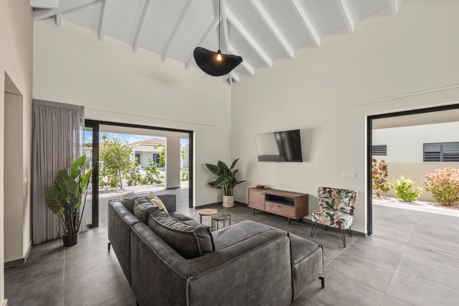 Villa Jasmijn met privezwembad, Mambo Beach