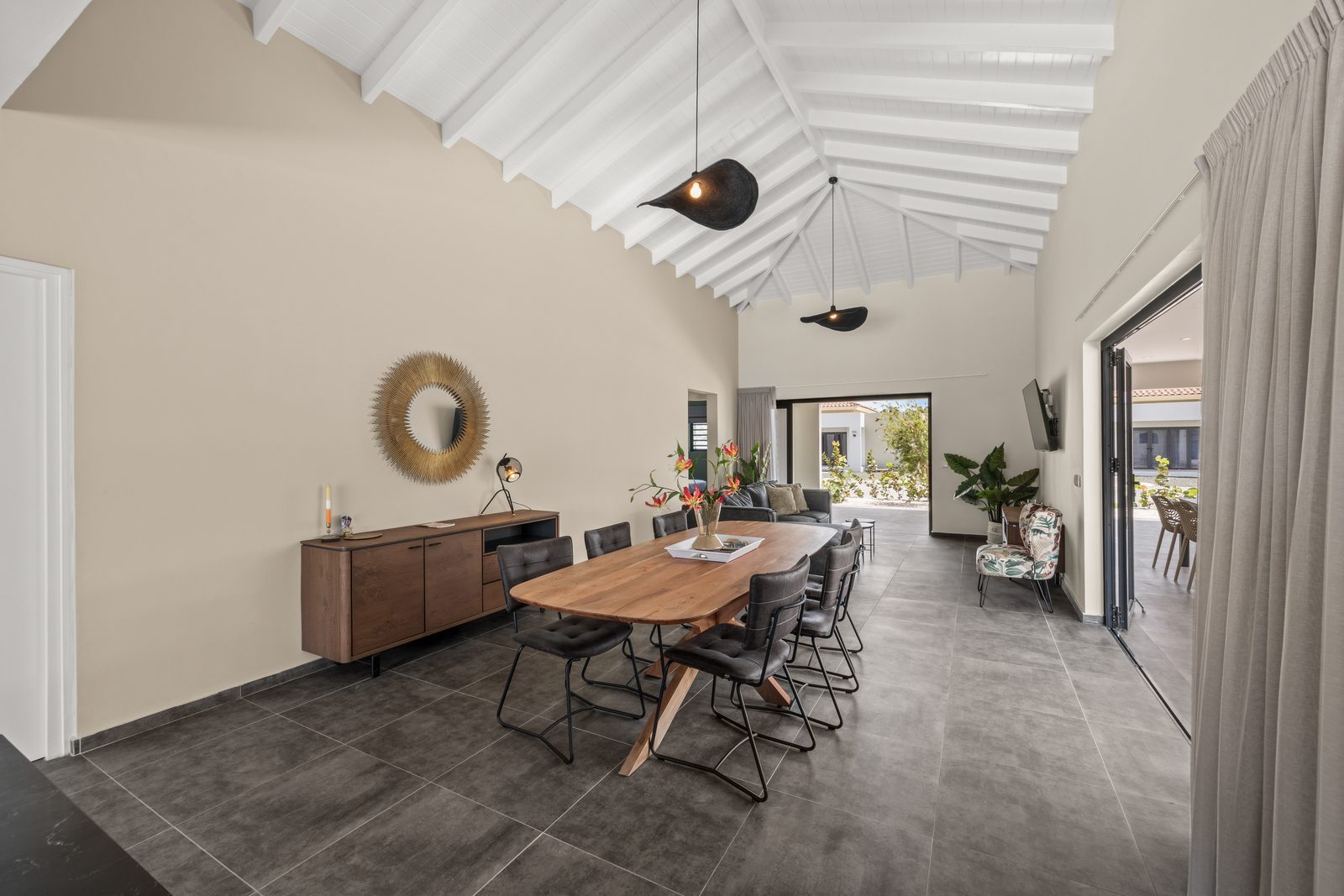 Villa Jasmijn met privezwembad, Mambo Beach