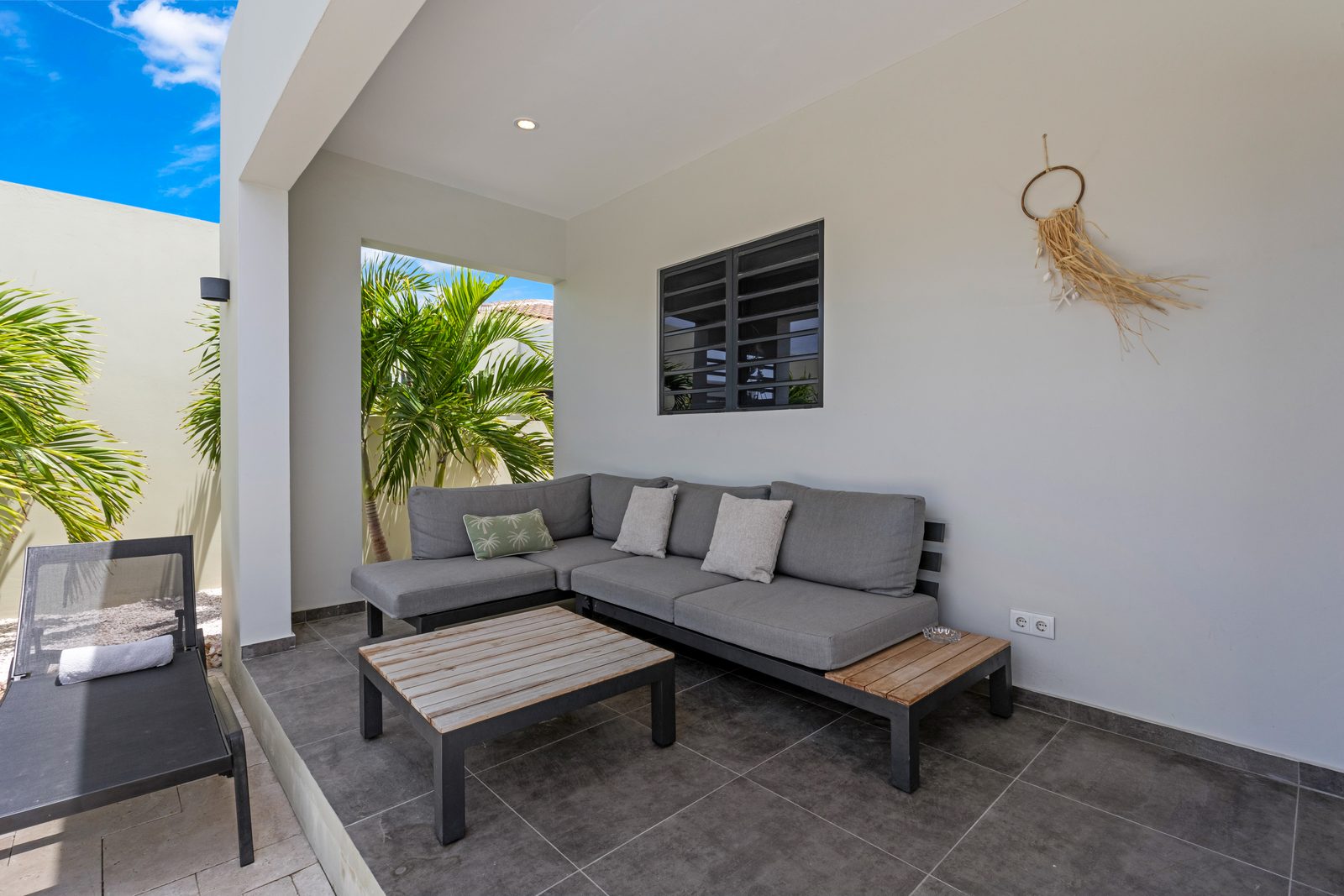 Villa Jasmijn met privezwembad, Mambo Beach