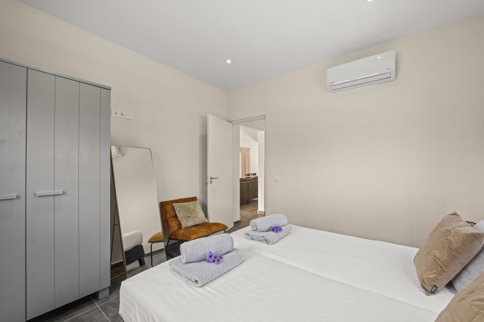 Villa Jasmijn met privezwembad, Mambo Beach