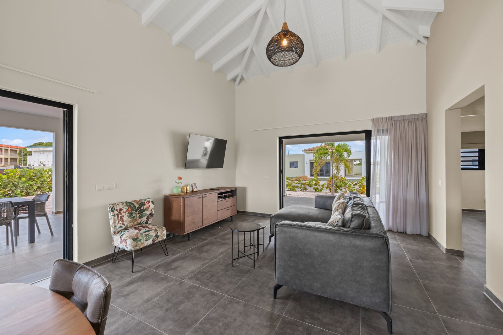 Villa Amber met privezwembad, Mambo Beach