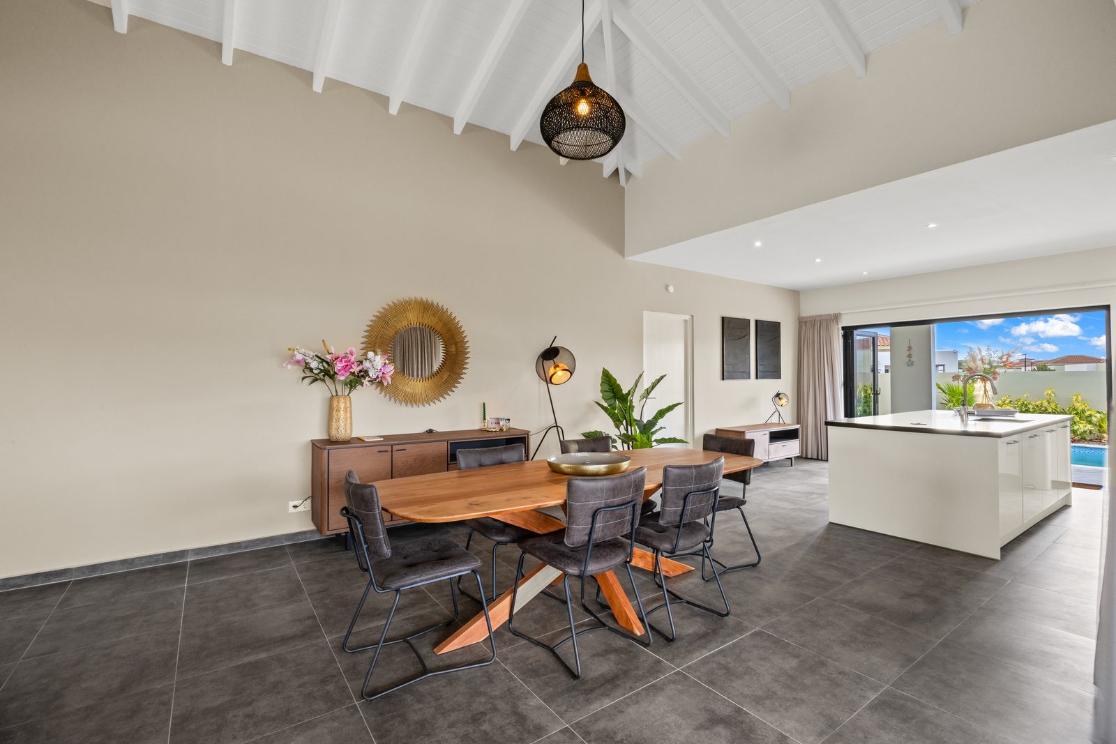 Villa Amber met privezwembad, Mambo Beach