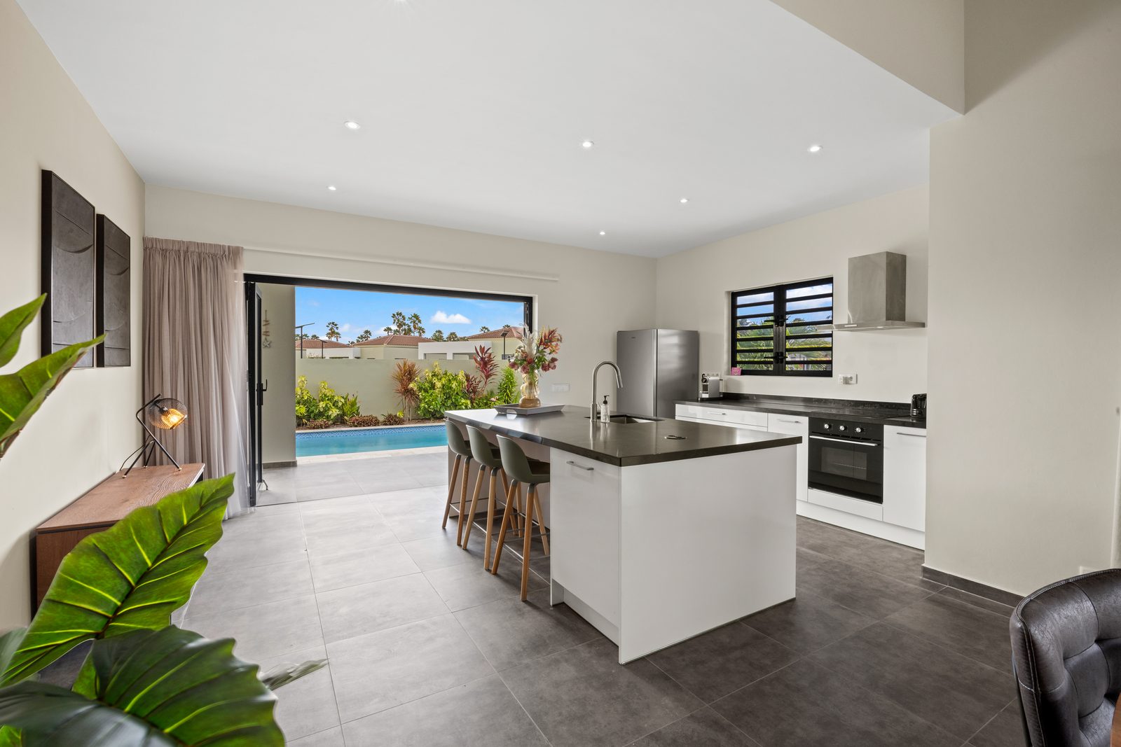 Villa Amber met privezwembad, Mambo Beach