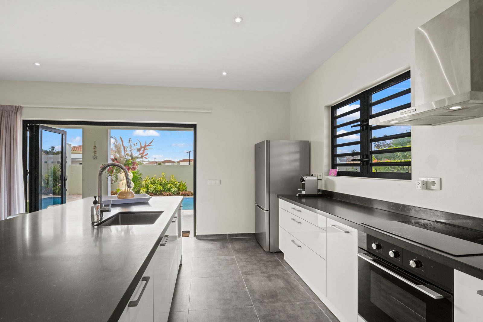 Villa Amber met privezwembad, Mambo Beach