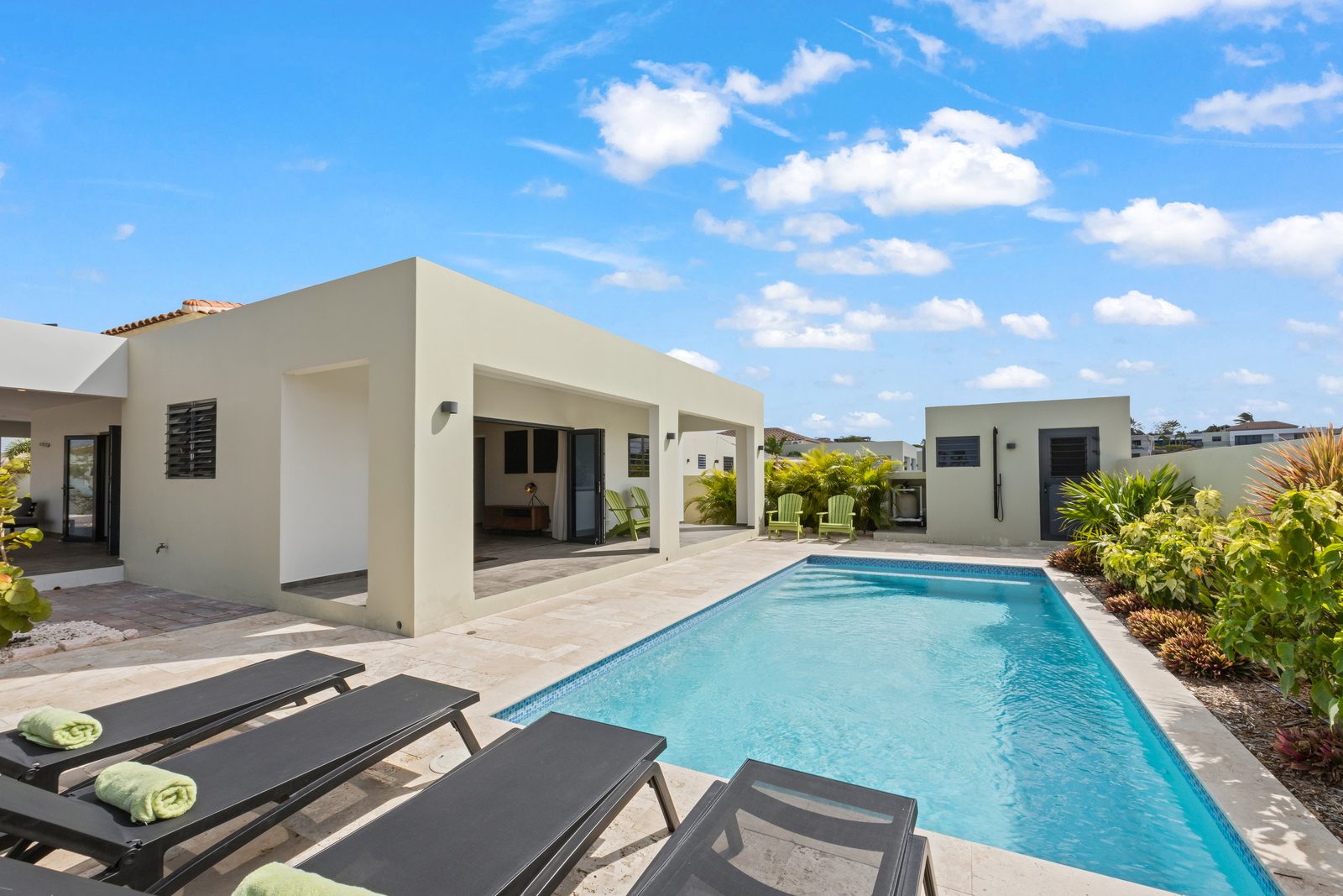 Villa Amber met privezwembad, Mambo Beach
