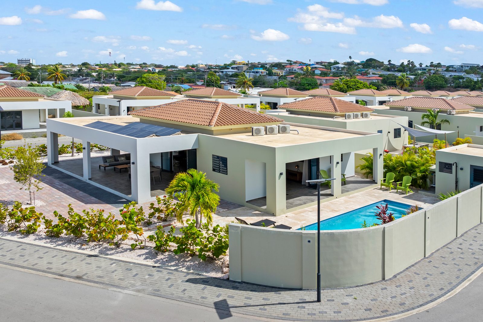 Villa Amber met privezwembad, Mambo Beach