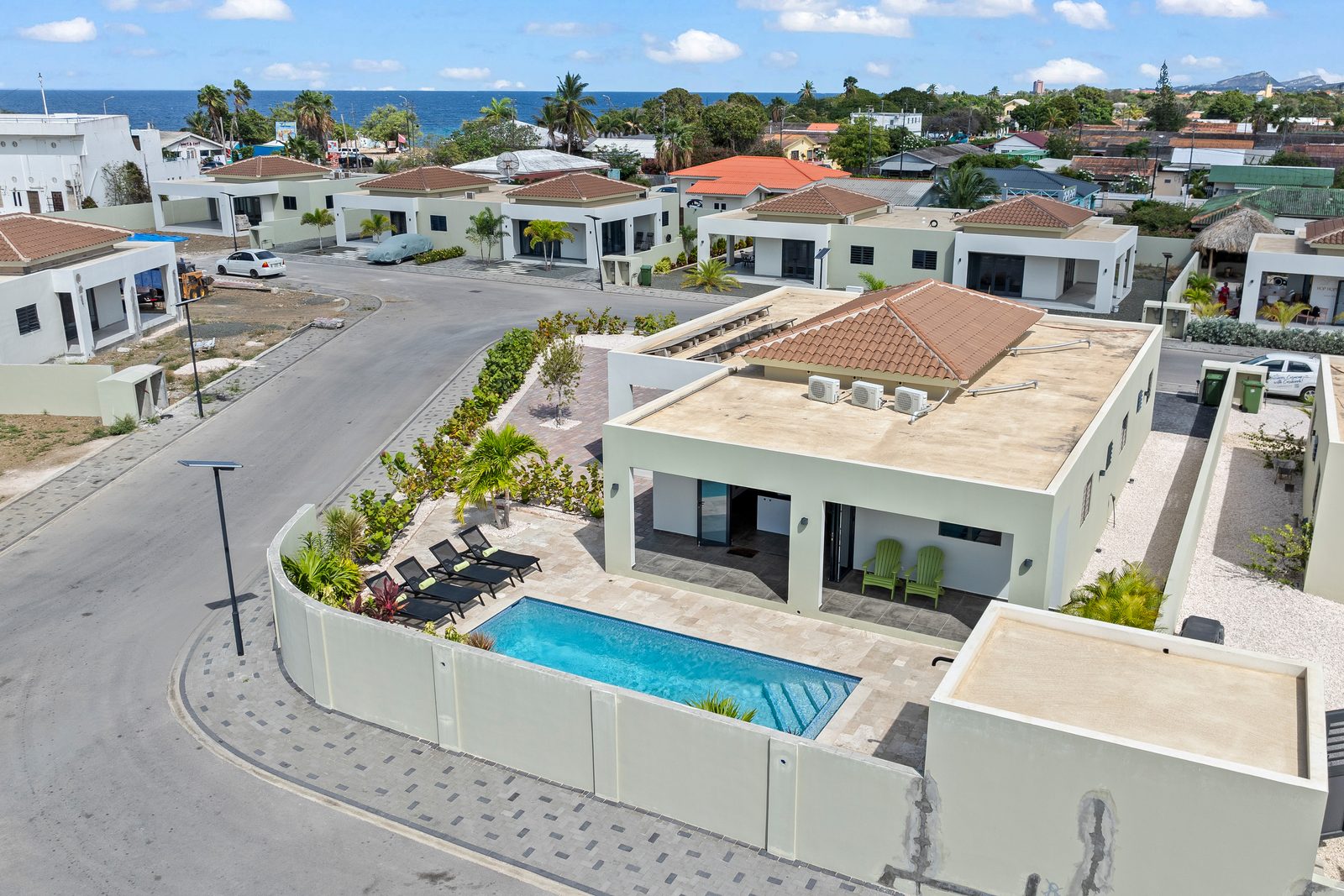 Villa Amber met privezwembad, Mambo Beach