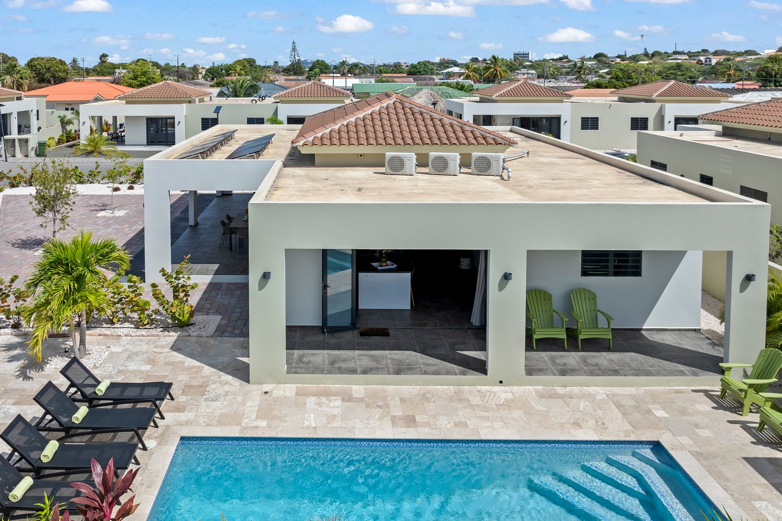 Villa Amber met privezwembad, Mambo Beach