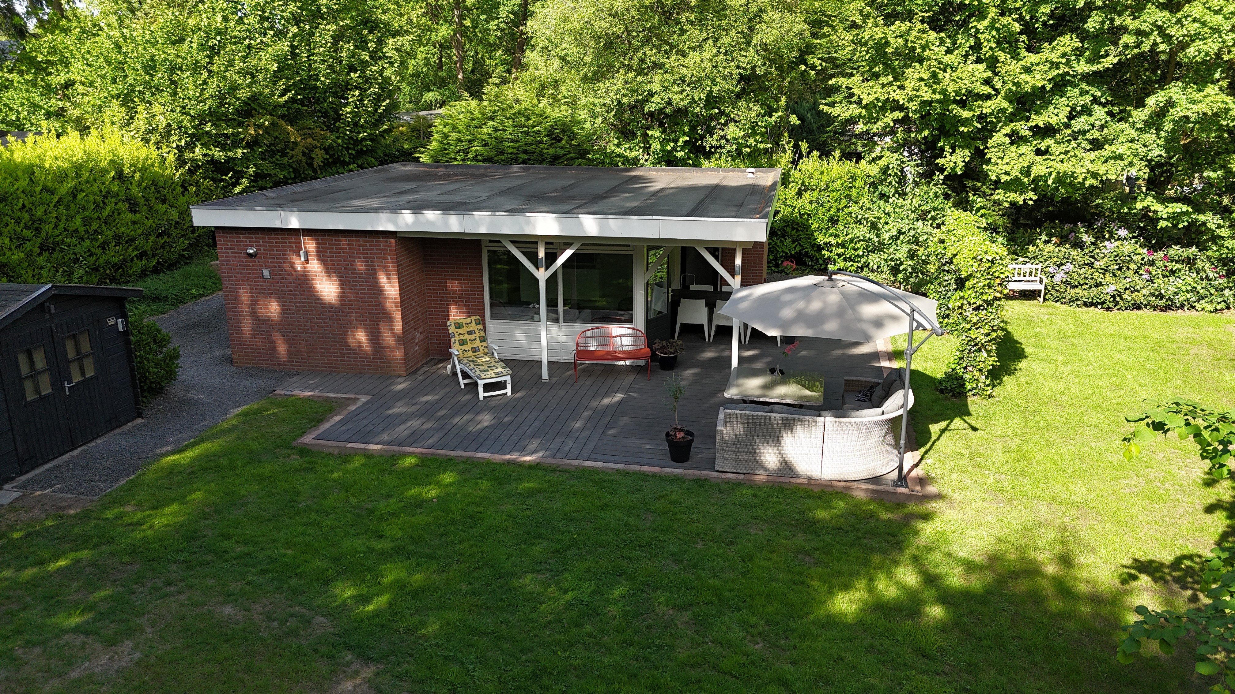 Genießen Sie einen herrlichen Aufenthalt in diesem freistehenden, kinderfreundlichen Bungalow. Der großzügige, sonnige Garten bietet Ihnen alle Freiheit, das Leben im Freien zu genießen.