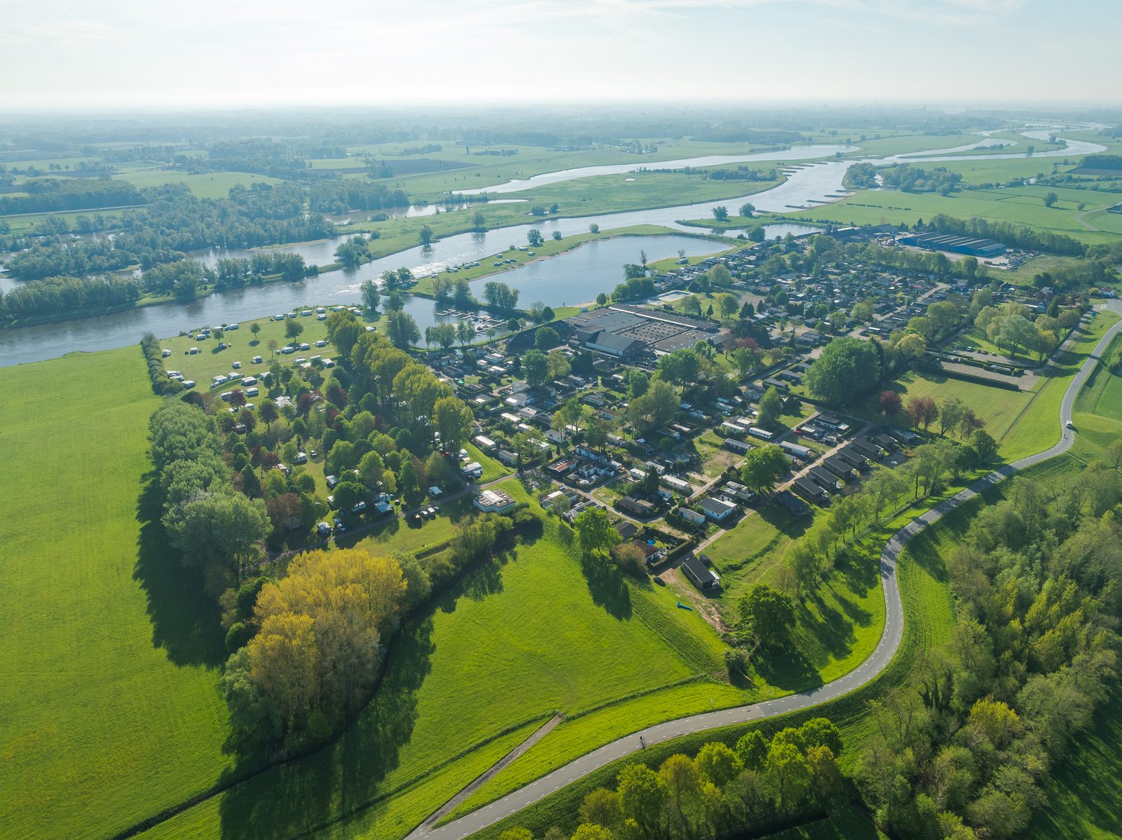 Kampeerplaats IJsselweide aan het water