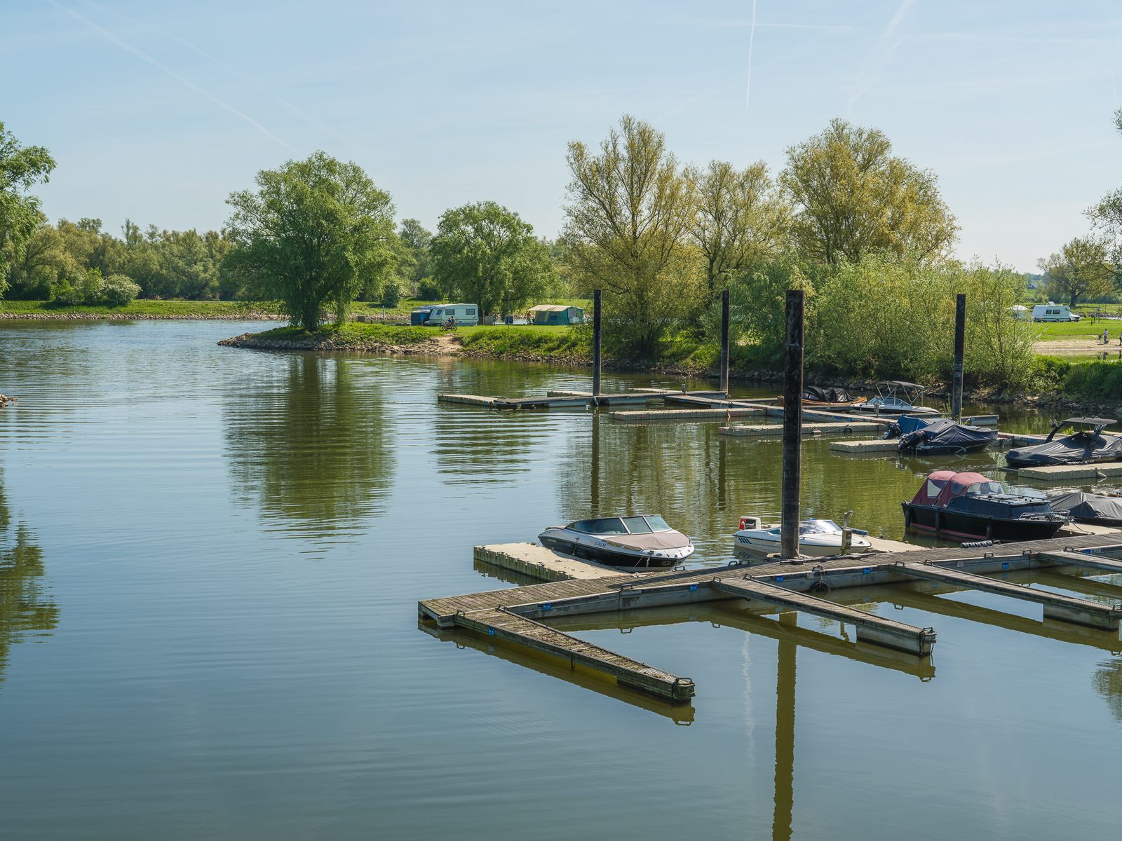 Kampeerplaats IJsselweide aan het water