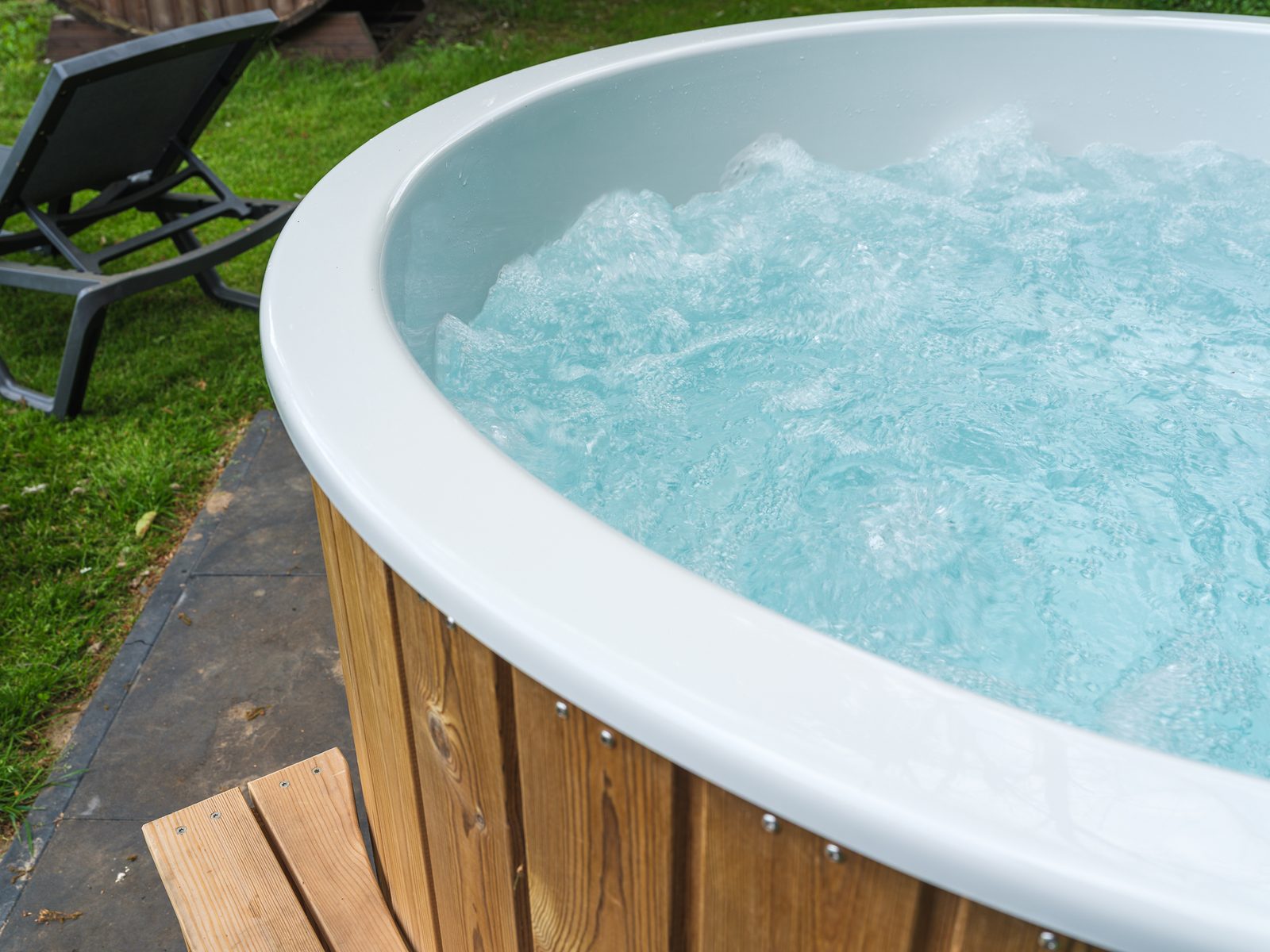 Kinderbungalow FC Mölke stadion met warme bubbeltub I 6 personen