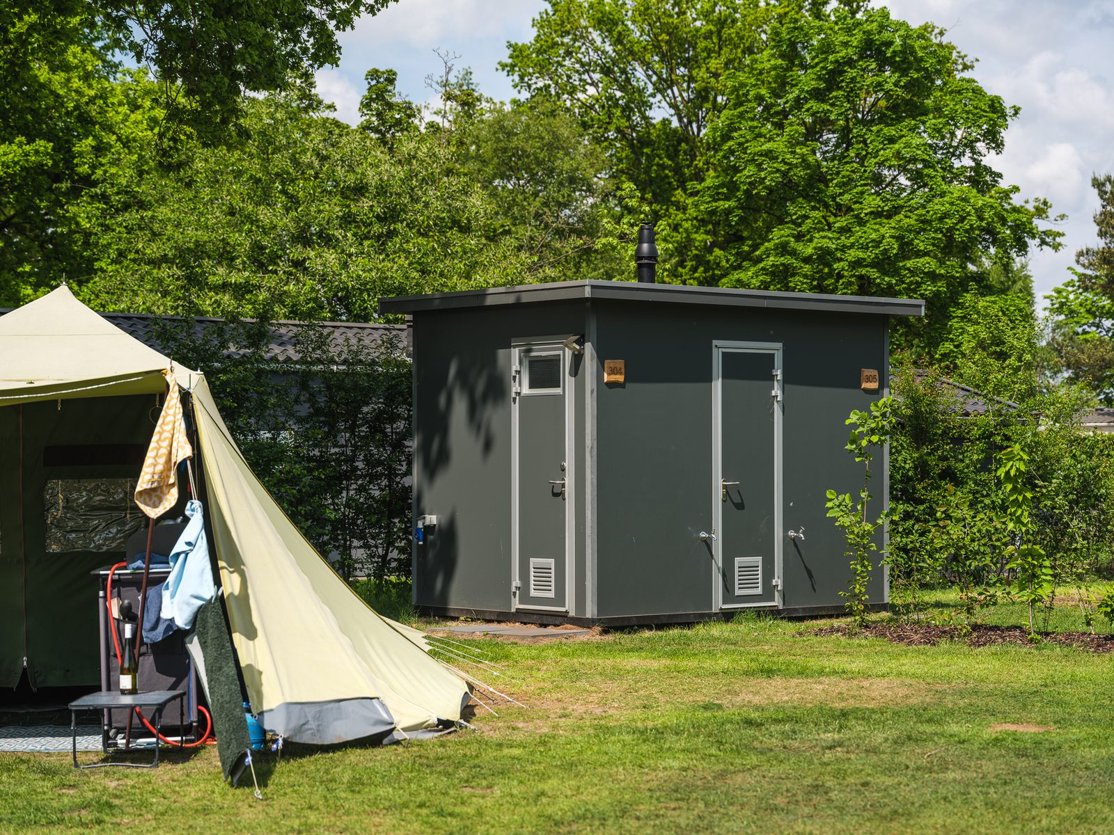 Stellplatz Superkomfort mit privaten Sanitäranlagen
