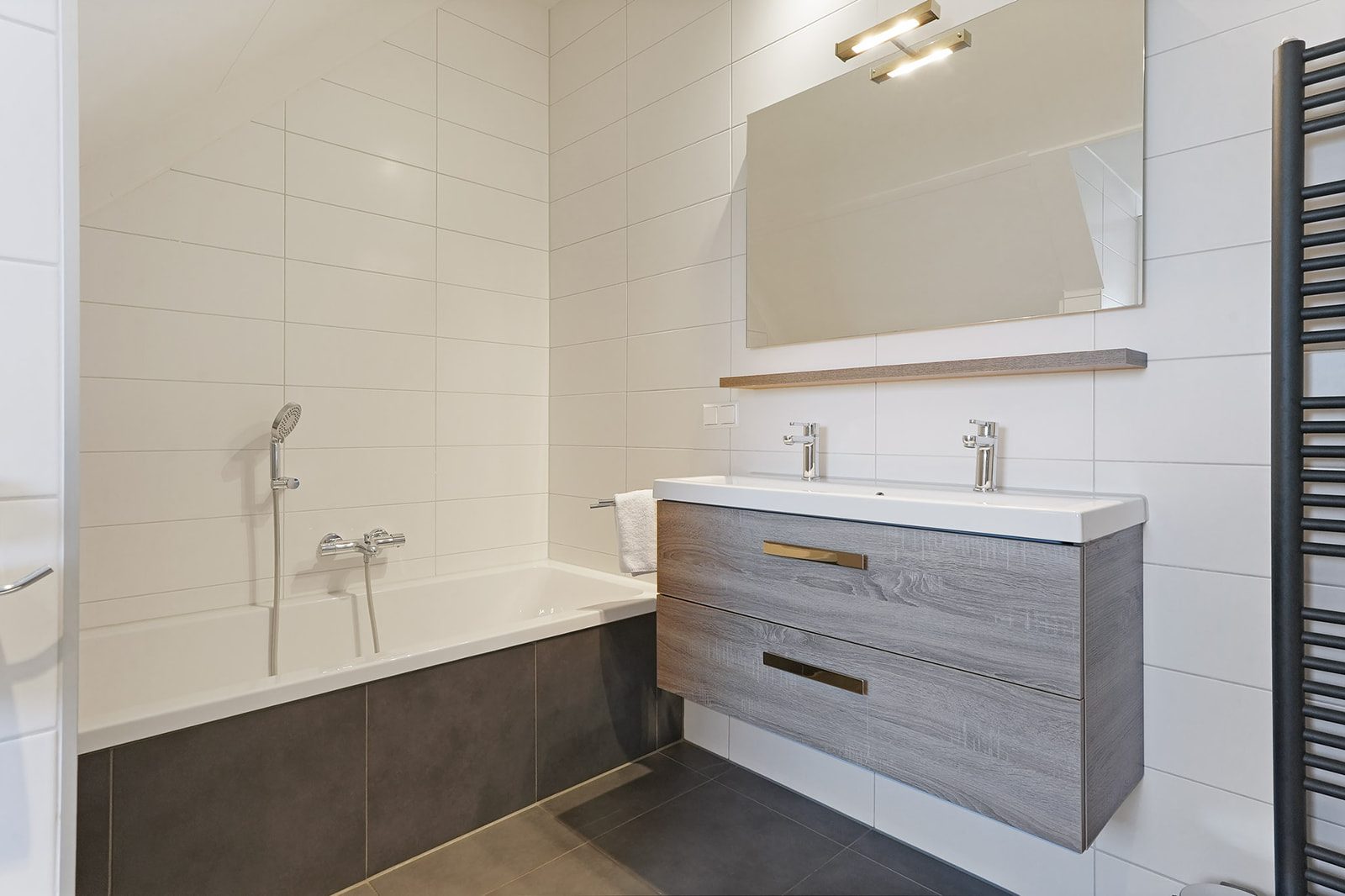 Oude Nieuwelandseweg 33A - Ouddorp - Villa IJsvogel  (with jacuzzi, extra costs for use)