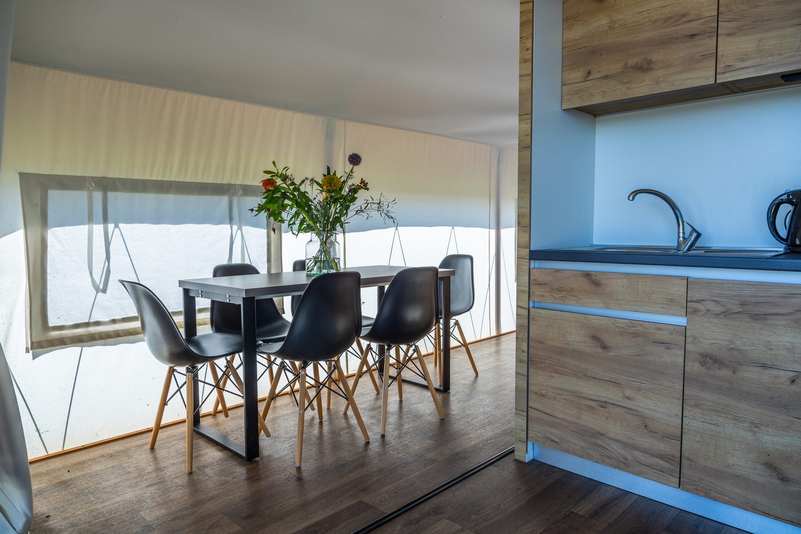 Glamping tent Beachfront Luxury 6