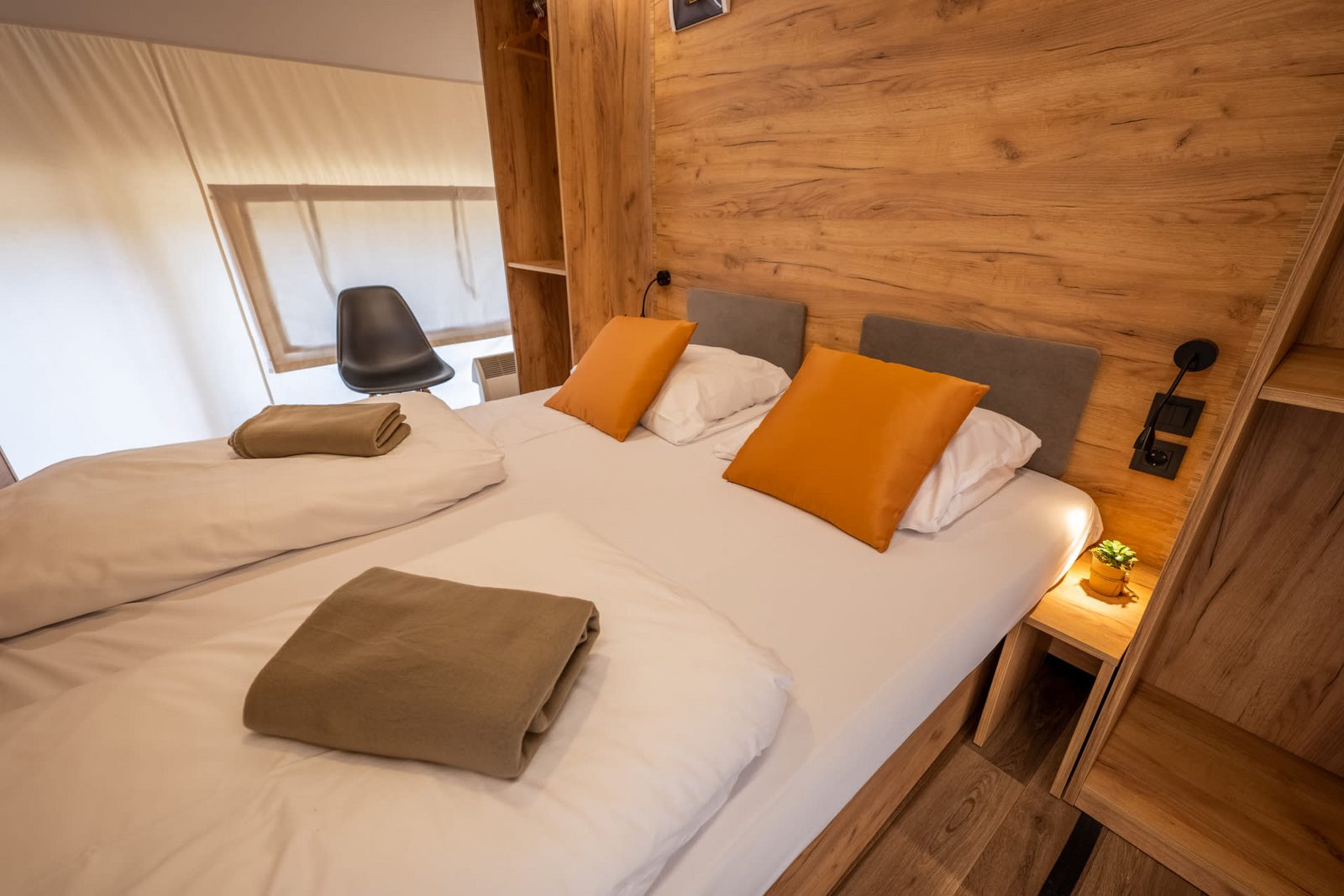 Glamping tent Beachfront Luxury 6
