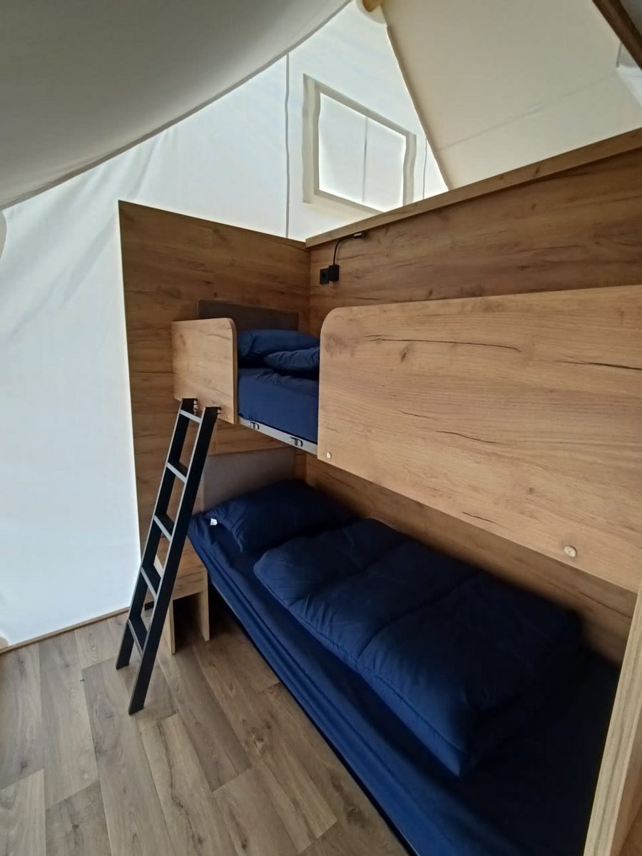 Glamping tent Beachfront Luxury 6