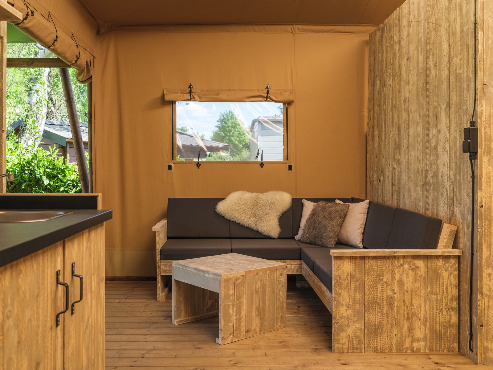 Safarisuite met privé sanitair | 5 personen