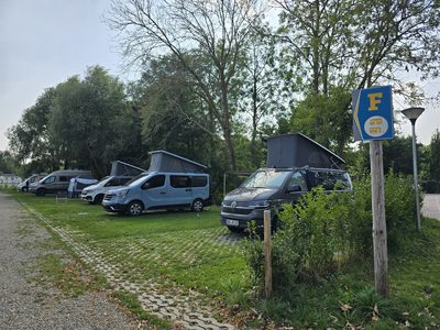 Camper/caravan plaatsen