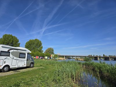 Camper/caravan plaatsen