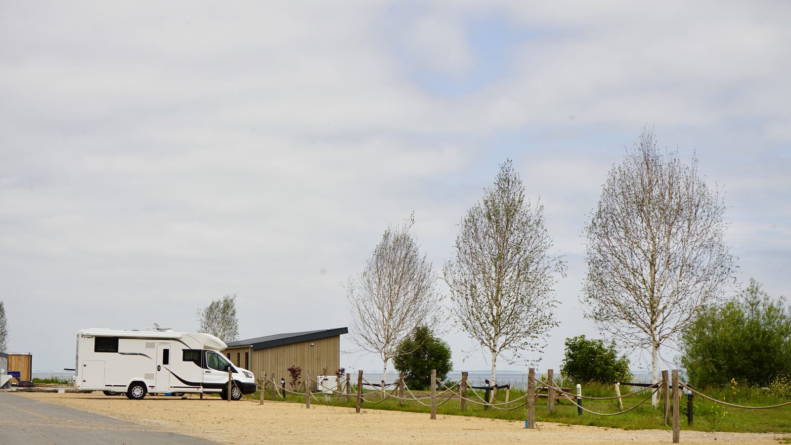 Kampeerplaats Comfort aan het water