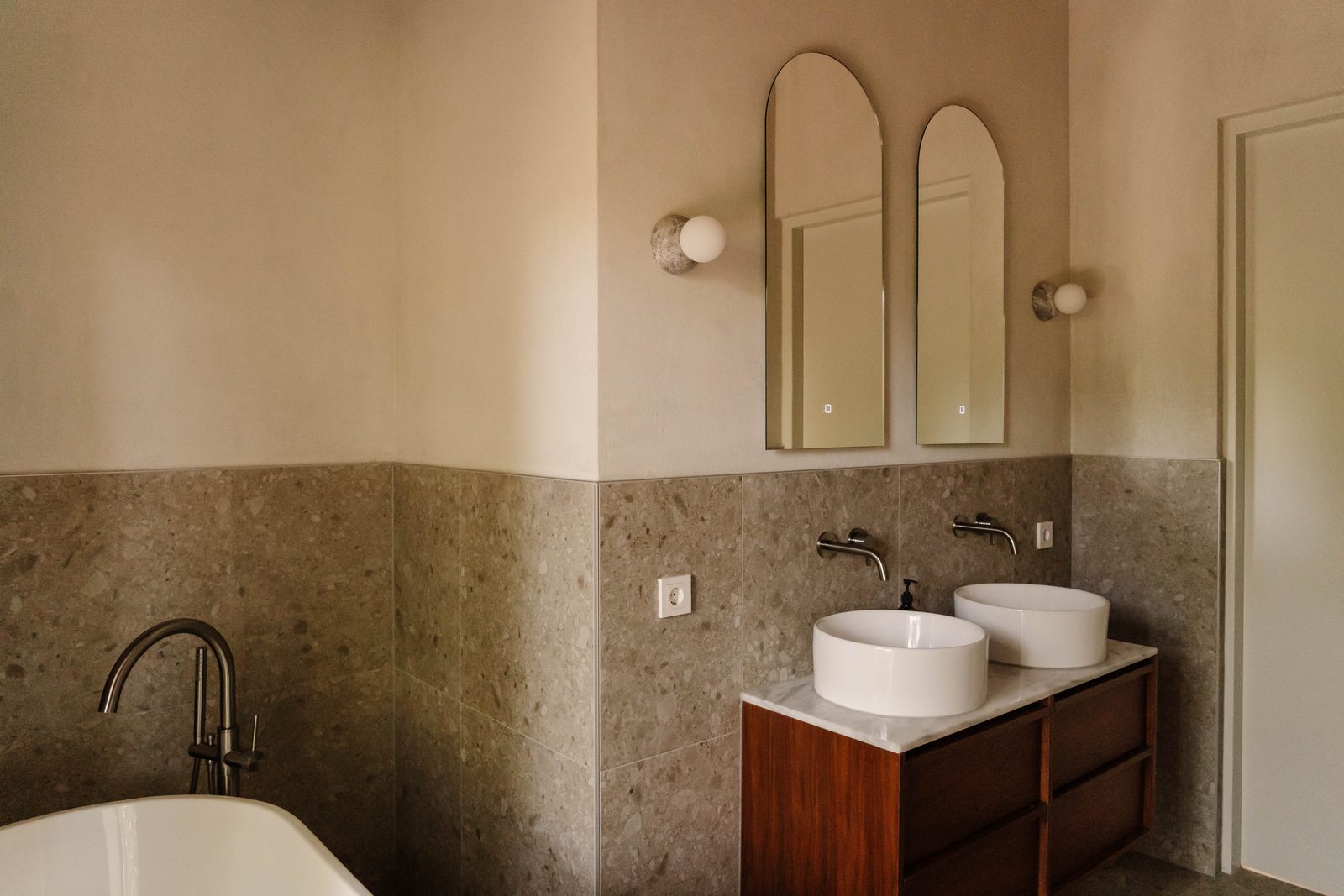Pine House | Hottub & Bad | 4-persoons vakantiehuis