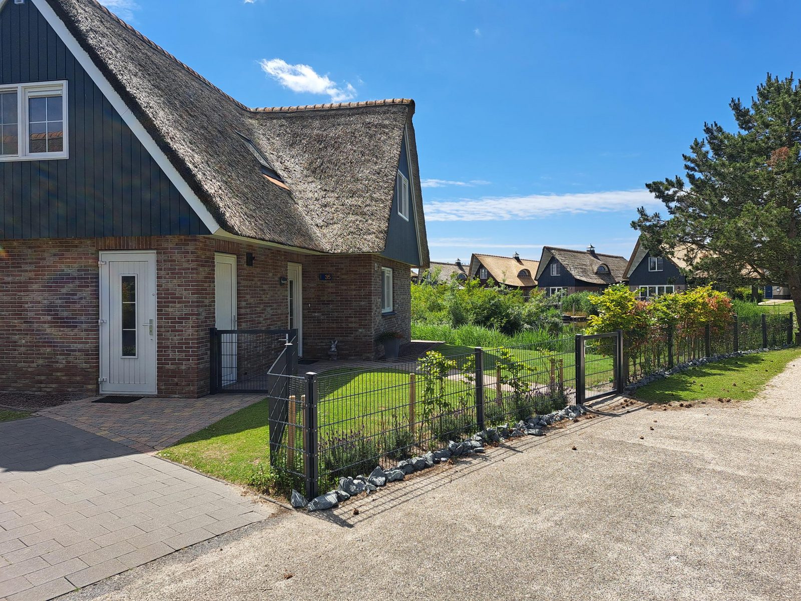 Beachvilla+ 6 persons