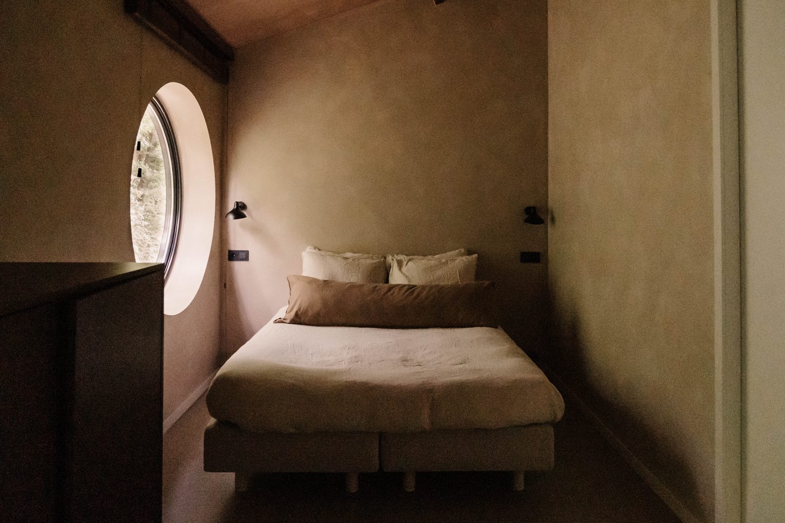 Willow House | Hot Tub & Bath | 2-person holiday home