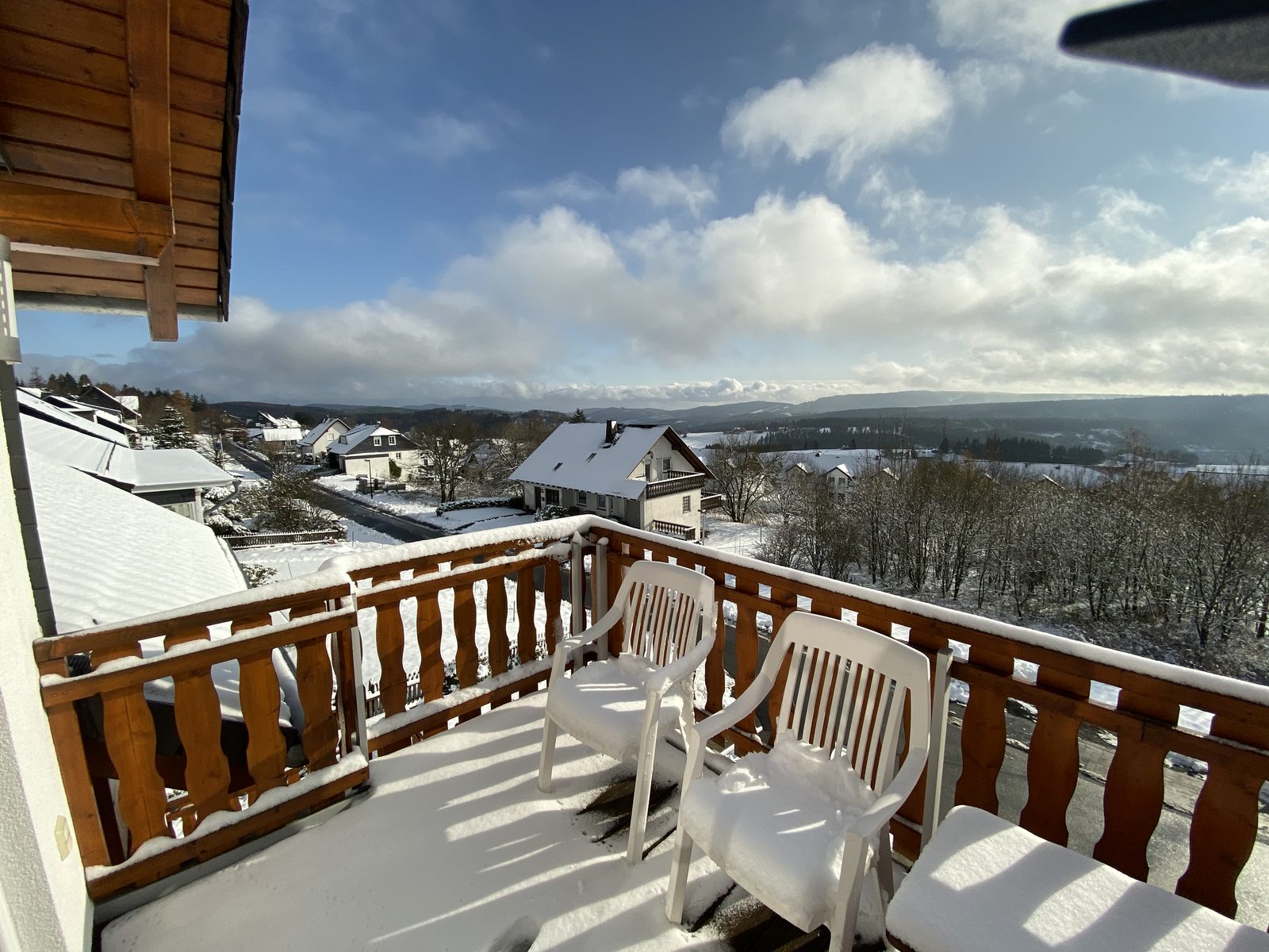 Vakantiehuis 'Rothaarglück' in Sauerland met uitzicht | 6-persoons-appartement - am Gerkenstein 27 Neuastenberg