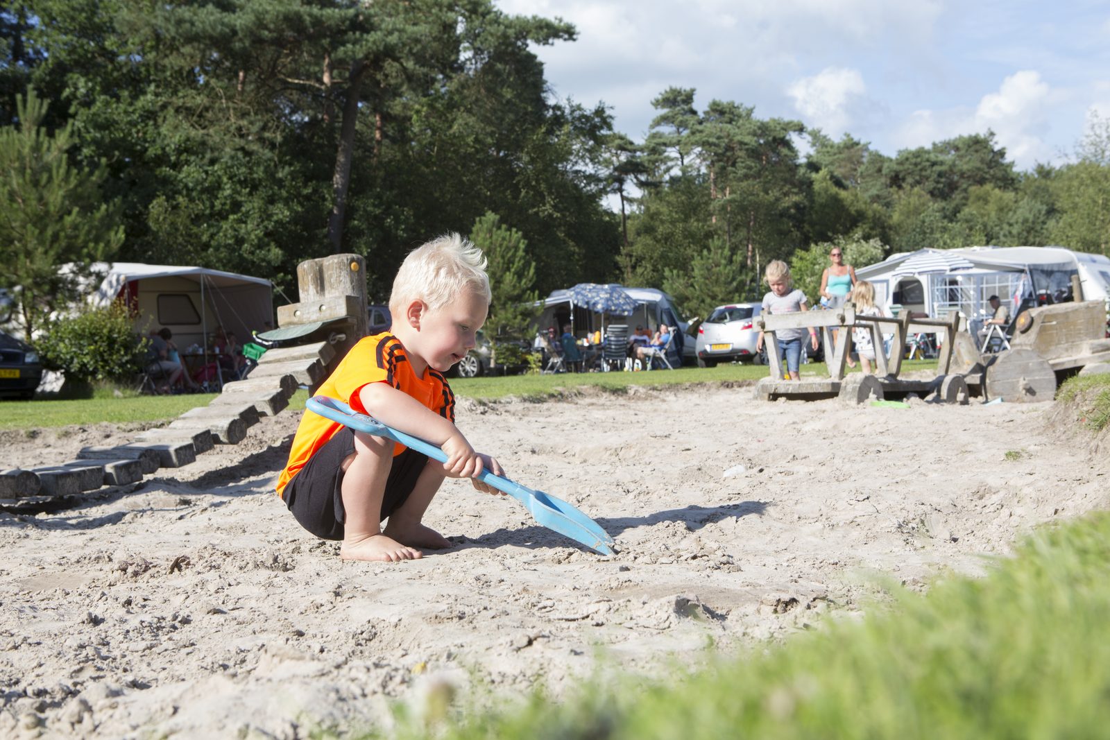 Comfortplaats met privé sanitair en buitenkeuken