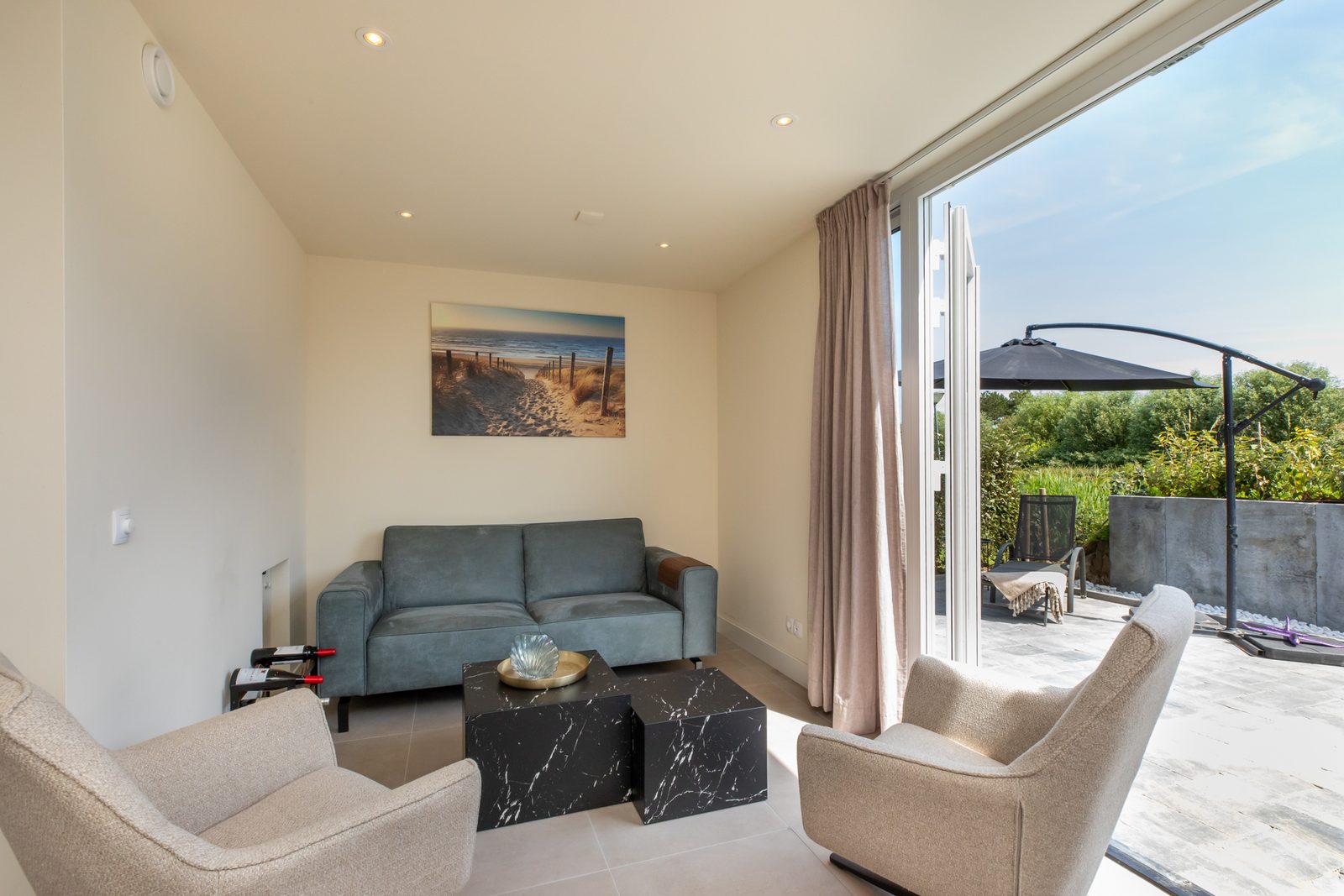 Rent a cottage in Zeeland | De Strandloper Westkapelle - Charley Tooropstraat 1a | Beach & Nature